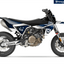 Arider Dekor passend für Husqvarna 701 – Sigma Edition, blau-weißes Grafikdesign auf einer Husqvarna 701 Supermoto in Seitenansicht.