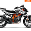Arider Dekor passend für KTM Duke 390 – Alpha Edition, weiß-schwarze Grafik auf kompletter Seitenansicht der Maschine.