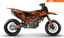 Arider Dekor passend für KTM 690 SMC-R – Alpha Edition, orange-schwarzes Grafikdesign auf einer KTM 690 SMC-R in Seitenansicht.