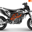 Arider Dekor passend für KTM 690 SMC-R – Alpha Edition, weiß-schwarzes Grafikdesign auf einer KTM 690 SMC-R in Seitenansicht.