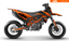 Arider Dekor passend für KTM 690 SMC-R – Base Edition, orange-graues Grafikdesign auf einer KTM 690 SMC-R in Seitenansicht.