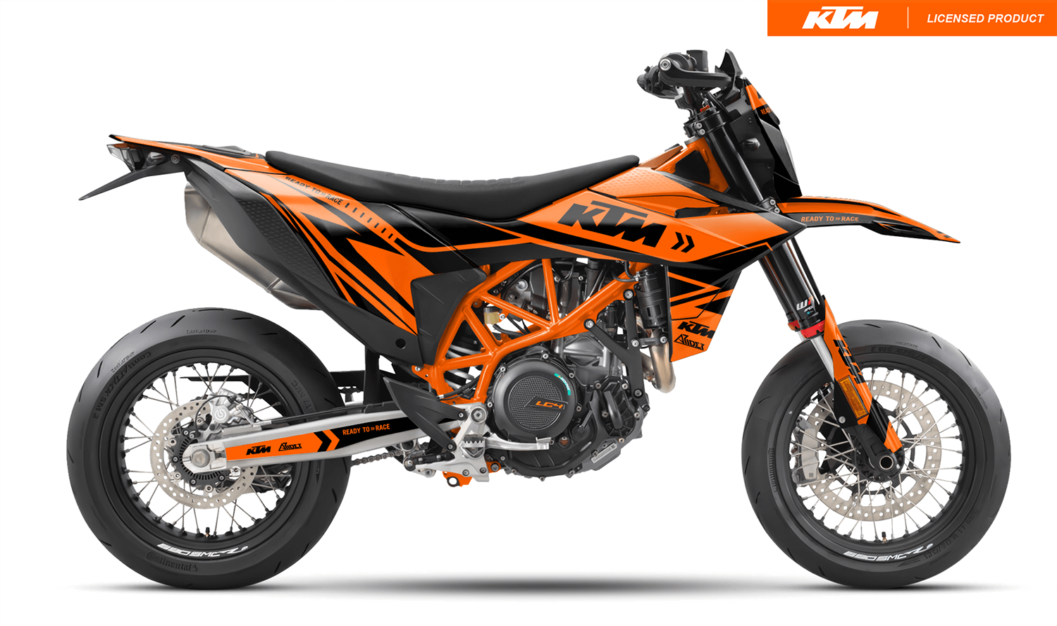 Arider Dekor passend für KTM 690 SMC-R – Alpha Edition, orange-schwarzes Grafikdesign auf einer KTM 690 SMC-R in Seitenansicht.